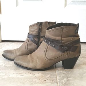 Tamaris Distressed Leather Boot
